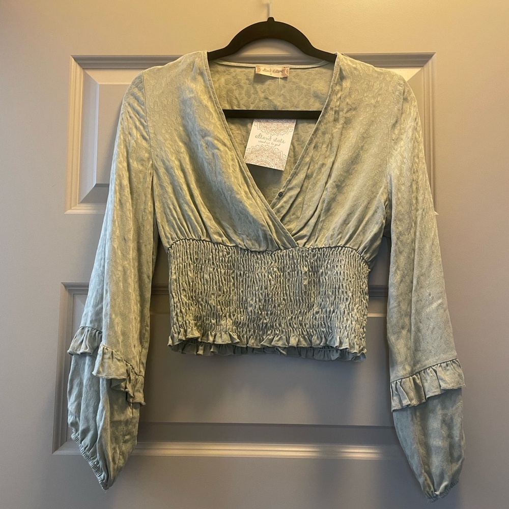 NWT Sage Green Smocked Long Sleeve Shirt Leopard Detail size Small Altard State
